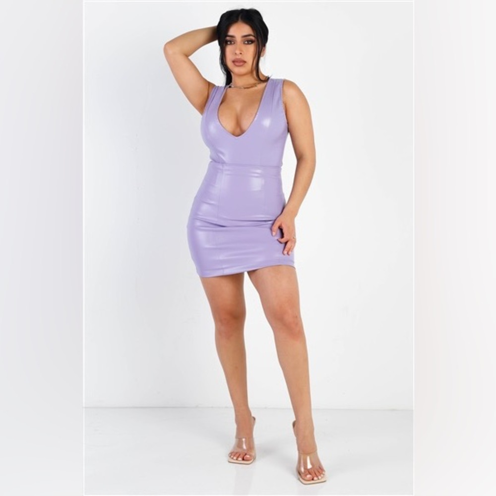 Lavender Faux Leather V-Neck Bodysuit & High Waist Mini Skirt Set Size M New - Picture 2 of 13
